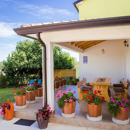 House Stara Vrata With A Private Pool * Žminj
