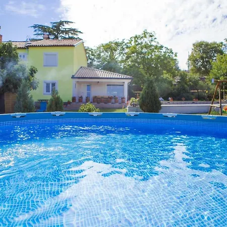 House Stara Vrata With A Private Pool Holiday home