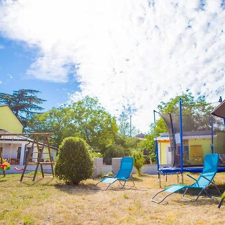 Vakantiehuis House Stara Vrata With A Private Pool