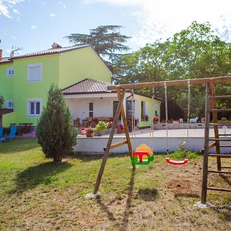 House Stara Vrata With A Private Pool Holiday home